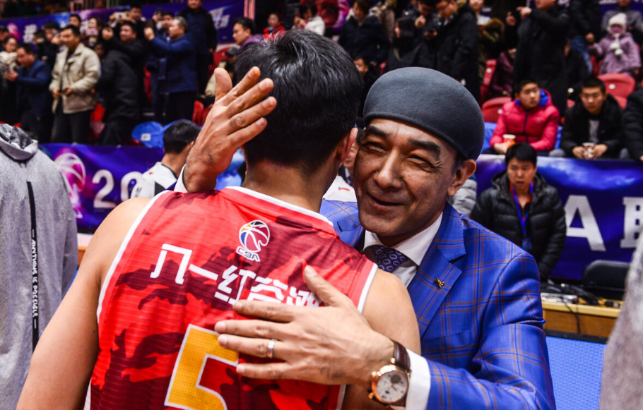 开云app武汉三镇围绕CBA常规赛调整名单莎拉波娃与50激战巴塞罗那分钟，这一次真的北京冬奥赛后怒摔奖牌的简单介绍